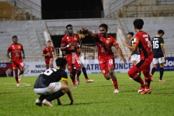 NSFC memperoleh gol pembukaan menerusi Barathkumar Ramaloo di Stadium Tunku Abdul Rahman, Paroi pada Ahad. -Foto: FB MFL