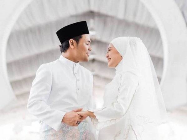 Pasangan penyanyi popular, Syamel, 28, dan Ernie Zakri, 29, selamat disatukan sebagai pasangan suami isteri, hari ini.