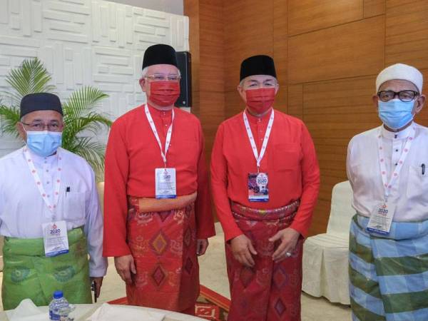 Dari kiri Tuan Ibrahim, Datuk Seri Najib Abdul Razak, Datuk Seri Dr Ahmad Zahid Hamidi dan Abdul Hadi pada PAU 2020 di WTCKL pada Ahad.