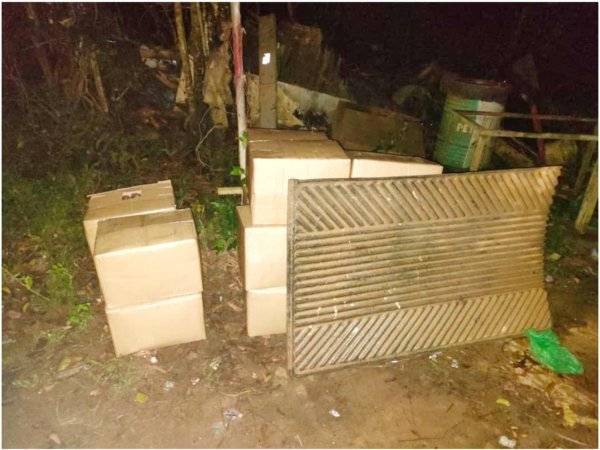 Taktik menyembunyikan cecair vape bernilai RM550,000 dalam kawasan semak sebelum diseludup ke negara jiran gagal apabila cubaan itu berjaya dipatahkan PGA Batalion 9 Kuala Terengganu.