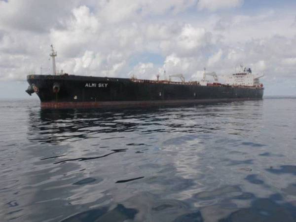 Salah sebuah kapal dagang yang ditahan Maritim. Foto Ihsan Maritim