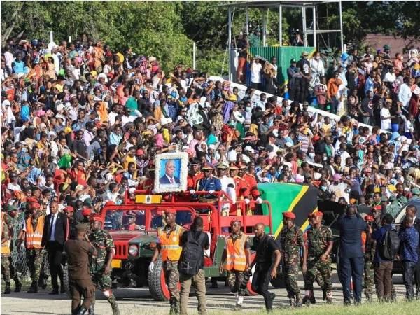 Upacara penghormatan awam terakhir mendiang Presiden Tanzania, John Magufuli. - Foto AFP