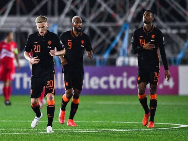 Sebahagian pemain Belanda selepas perlawanan berkenaan.