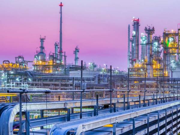 OPEC sepakat untuk meningkatkan pengeluaran minyak pada Mei, Jun dan Julai 2021. - Gambar hiasan 123RF