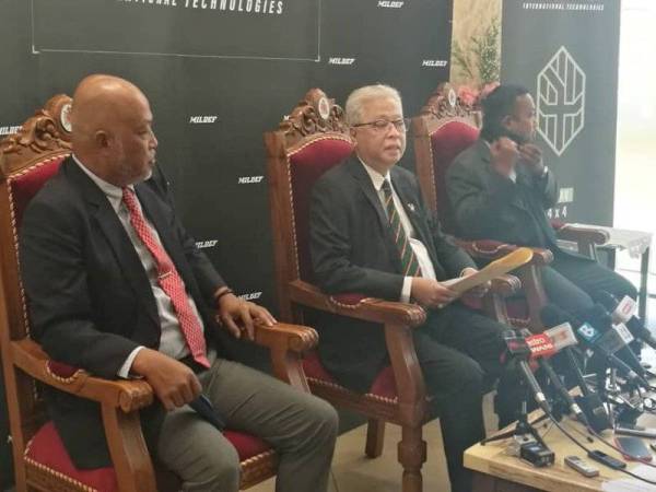 Ismail ketika bercakap pada sidang akhbar di Kem Perdana Sungai Besi, Kuala Lumpur pada Jumaat.