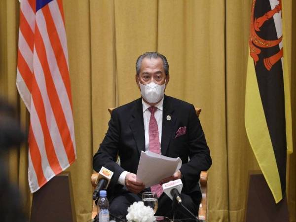 Muhyiddin pada sidang media selepas mengadakan lawatan rasmi ke Brunei hari ini. Foto Bernama