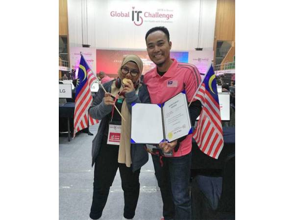 Fathil Khair, pemenang AGI 2020 bersama Fatin Azwani ketika berada di Korea