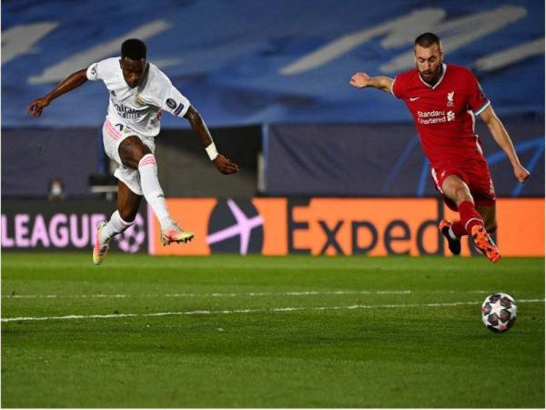 Pemain Real Madrid Vinicius Junior merembat untuk gol pembukaan Real Madrid.