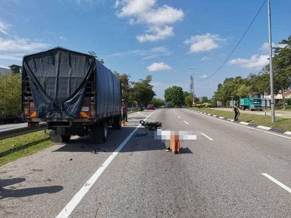Mangsa berusia 37 tahun mengalami kecederaan parah dan disahkan meninggal dunia di tempat kejadian.