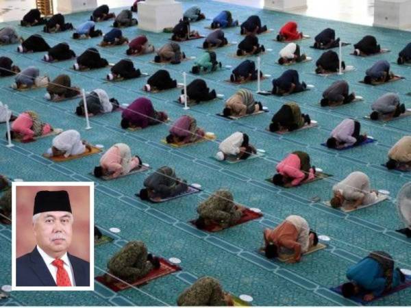MAIK membenarkan solat tarawih dan aktiviti mengimarahkan masjid di seluruh negeri sepanjang Ramadan ini. - Gambar hiasan (Tengku Mohamad Rizam Tengku Abdul Aziz)
