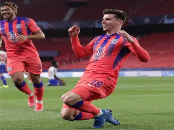 Mount meraikan jaringan sulungnya pada perlawanan berkenaan.