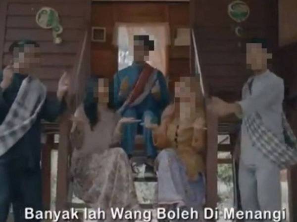 Video klip mempromosi judi online yang tular sejak Khamis.