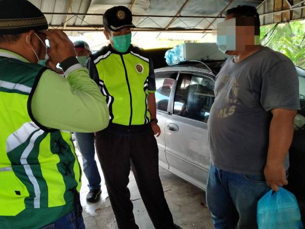 Lelaki ini memberi alasan mahu membeli makanan untuk anak bagaimanapun kantoi setelah disiasat.