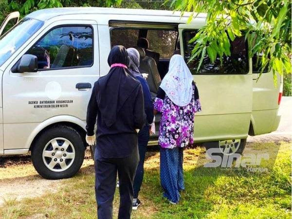Janda dan ibu muda antara penagih yang berjaya dicekup AADK menerusi Ops Hawa yang dijalankan di sekitar jajahan Pasir Puteh pada Selasa.