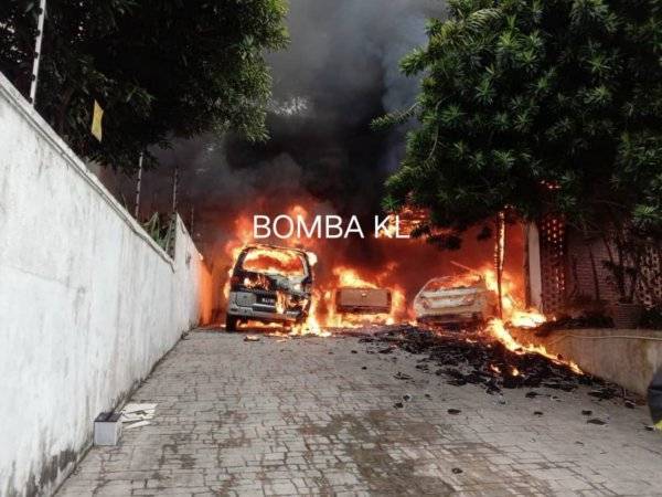 Empat buah kenderaan jenis Toyota Camry, Toyata Hilux, Mercedes Benz dan Van Mitsubishi terlibat dalam kebakaran setibanya pihak bomba di lokasi kejadian.