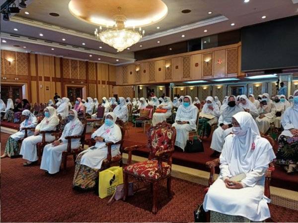 Khatam Al-Quran anjuran Erat dengan kerjasama Jawatankuasa Perumahan, Kerajaan Tempatan dan Pelancongan negeri itu disertai 250 peserta dari seluruh negeri.