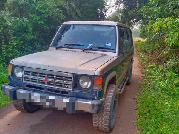 Kenderaan jenis Pajero yang digunakan oleh penyeludup berjaya dikesan oleh PGA Batalion 7 Kuantan.