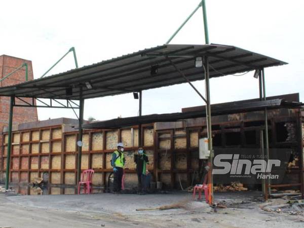 Relau yang dijalankan secara konvensional digunakan untuk melebur logam secara haram.