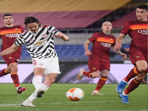 Cavani beraksi cemerlang membantu kemenangan United.