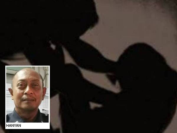 Seorang doktor gigi di sebuah klinik di sini mendakwa menerima gangguan seksual serta dipaksa melakukan seks oral.