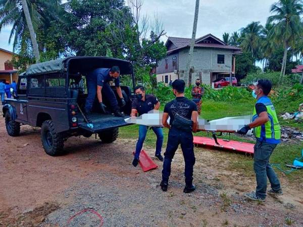 Mayat mangsa lemas yang tidak mempunyai identiti diserahkan kepada pihak polis pada jam 10 pagi untuk tindakan selanjutnya.