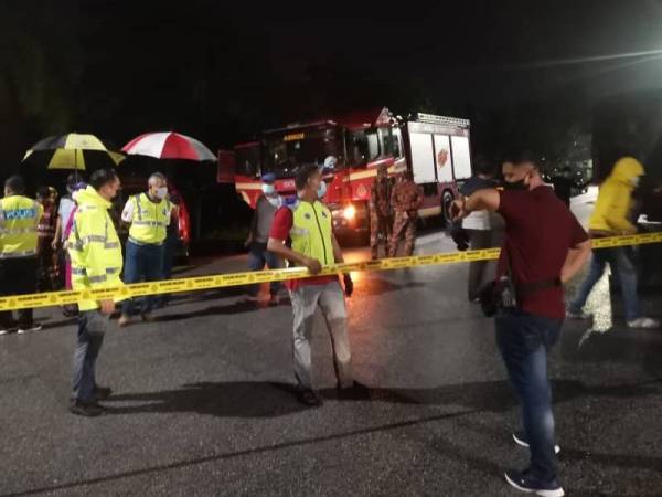 Lokasi mangsa dikatakan terjatuh ke dalam longkang berhampiran rumahnya di Flat Cempaka di Seremban 2 pada Sabtu.