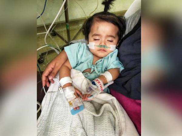 Nur Khayla perlu menjalani kimoterapi sejak disahkan menghidap leukemia.