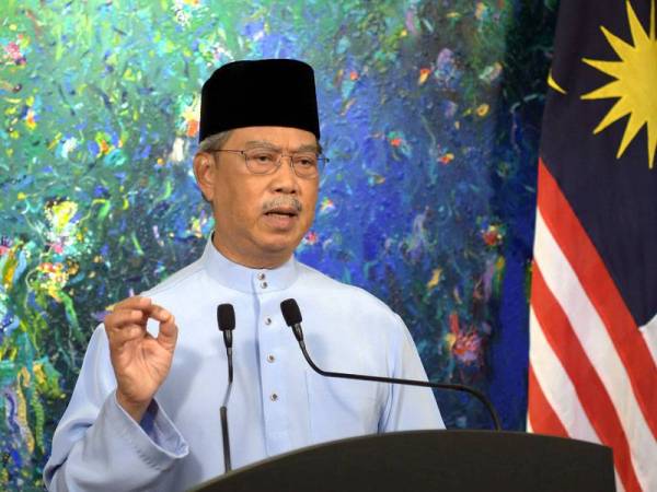 Perdana Menteri Tan Sri Muhyiddin Yassin menyampaikan ucapan khas sempena sambutan Hari Raya Aidilfitri malam ini. - Foto Bernama