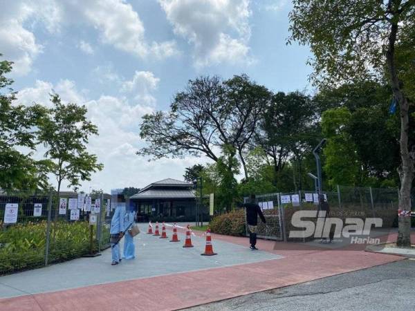 Pengunjung yang datang bukan untuk tujuan bersukan tidak dibenarkan memasuki kawasan dalam Taman Tasik Titiwangsa
