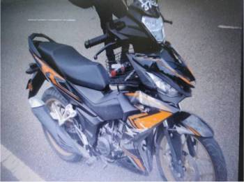 Remaja Maut Motosikal Terperosok Bawah Lori