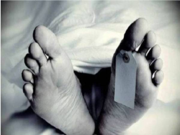 Seorang penjaga stor ditemukan meninggal dunia di dalam tandas di Stesen Janakuasa Elektrik Tenaga Nasional Berhad di Paka, malam Selasa.