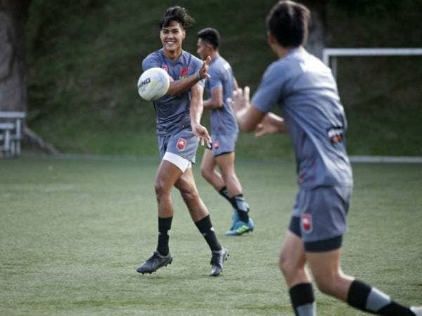 Pemain skuad Bunga Raya 7s giat menjalani latihan di MSN sebelum ini. - Foto KRM