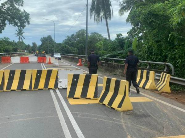 Penghadang konkrit di Jalan Bukit Tinggi-Bukit Pinang, Alor Setar dialih individu tersebut pada awal pagi Khamis.