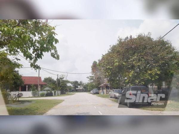 Keadaan sunyi dapat dilihat di Taman Perumahan Sungai Isap Murni.