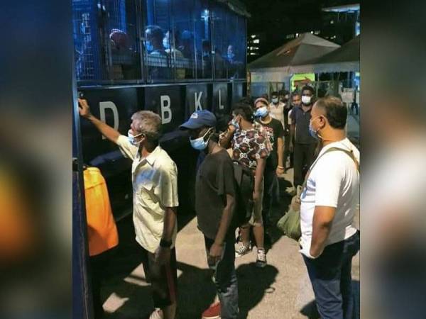 Seramai 133 gelandangan dipindahkan ke tiga PSG susulan penularan Covid-19.