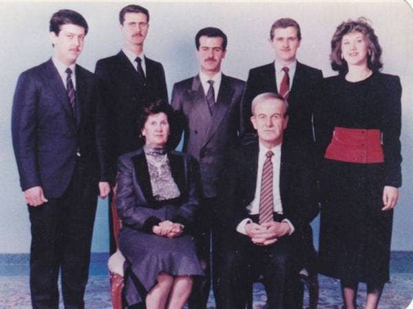Foto keluarga Bashar bersama bapanya yang juga bekas Presiden Syria, Hafez al-Assad (depan kanan).
