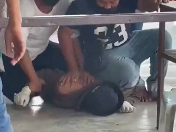 Seorang lelaki ditahan ketika cuba melarikan barang kemas di sebuah premis di Jalan Kebun, Shah Alam pada Jumaat.