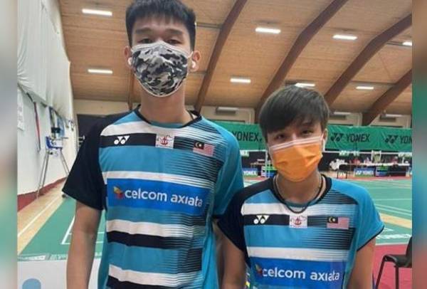 Hon Jian-Ee Wei menewaskan pilihan pertama kejohanan pasangan William Villeger, Sharone Bauer dari Perancis.