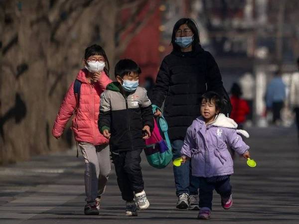 China melonggarkan dasar seorang anak pada 2015. - Foto AP