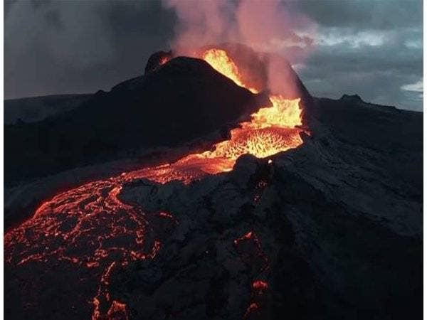 Rakaman tersebut dibuat pada 24 Mei lepas dan memaparkan pemandangan yang jarang dapat dilihat. - Foto YouTube/Joey Helms