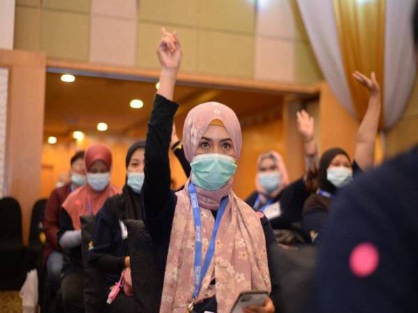 Seramai 1,835 usahawan telah mendaftar serta menerima konsultasi percuma secara atas talian melalui sesi e-BizClinic sejak 2020.