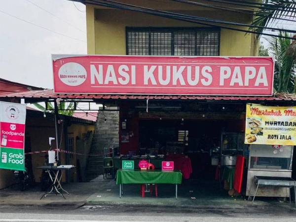 Restoran Nasi Kukus Papa, Shah Alam, yang terkesan dengan pelaksanaan SOP terbaru di mana kedai makan hanya beroperasi pada jam 8 pagi hingga 8 malam.