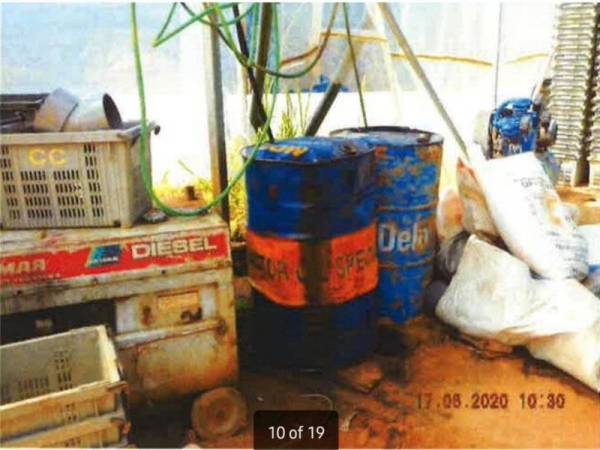 Dua genset ditemui yang tiada kelulusan notifikasi daripada JAS. -Foto Ihsan JAS Perak