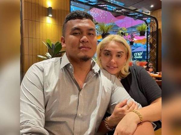 Zarina Anjoulie dan bekas suami, Eliyas Azhar.