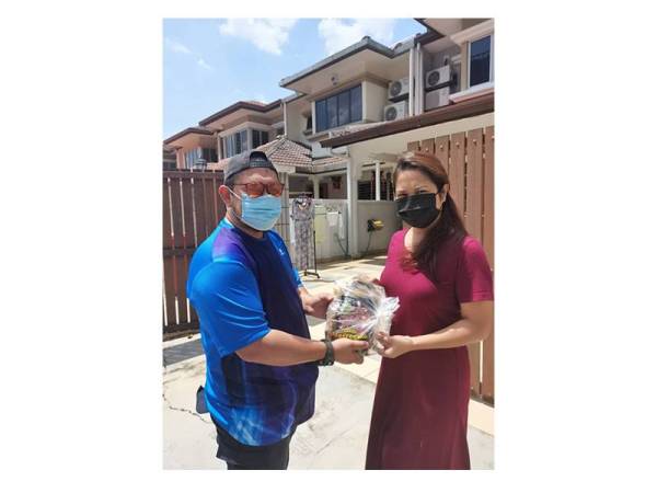 Abu Hafiz bersyukur kini Lamb Merecikk mendapat permintaan menggalakkan daripada para pelanggannya.