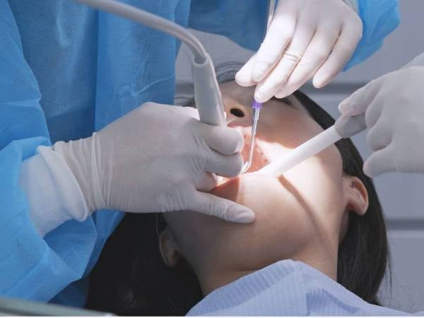 Slot janji temu bagi rawatan pergigian di fasiliti KKM dalam tempoh satu hari bekerja adalah sangat terhad berbanding sebelum penularan Covid-19. Foto 123RF