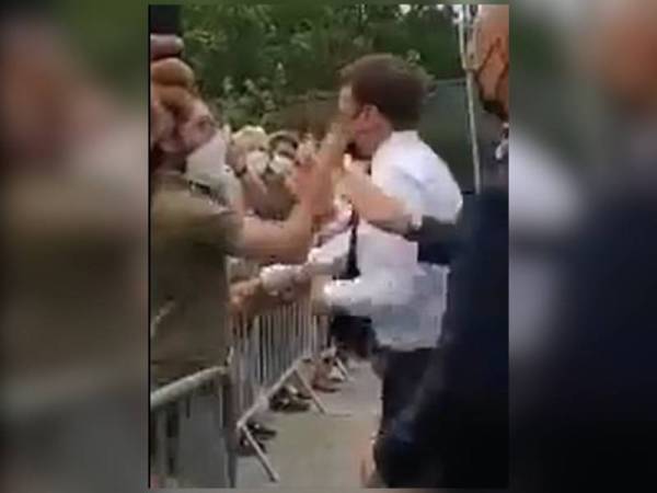 Tangkapan layar rakaman insiden itu yang telah menjadi tular di media sosial. - Foto Agensi