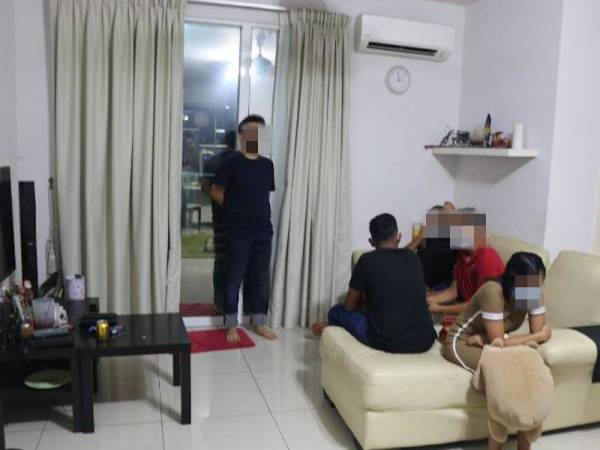 Enam indivudu yang ditahan kerana terlibat dengan parti liar.