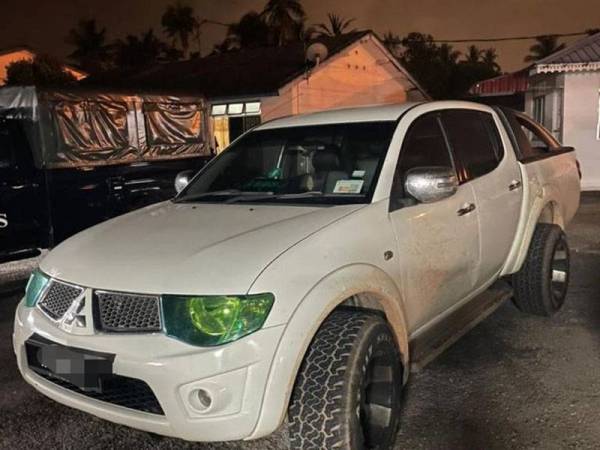 Kenderaan pacuan empat roda yang dinaiki tiga remaja lari dari SJR pada Sabtu lalu.