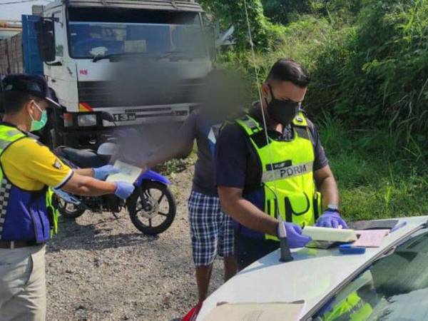 Kompaun dikeluarkan terhadap individu yang didapati gagal mematuhi SOP ditetapkan hasil pemantauan sekitar daerah Bentong pada Ahad.